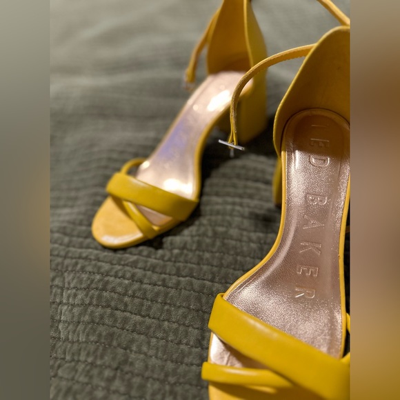 NEVER WORN Ted Baker ankle strap midi heel shoes Size 37.5 - Picture 6 of 11